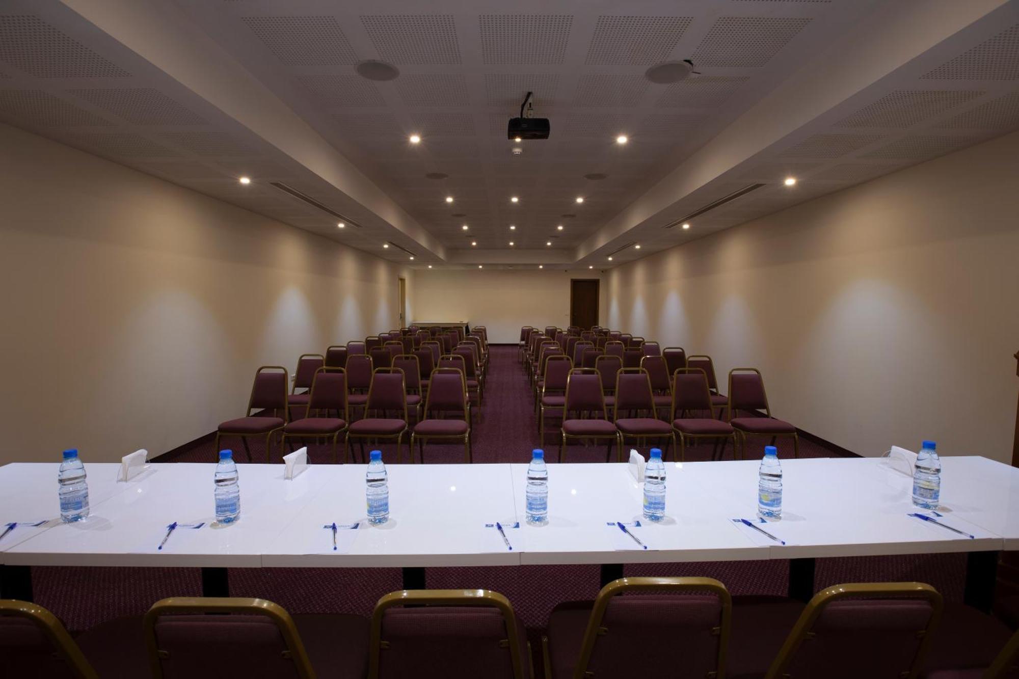 ביירות El Sheikh Suites Hotel מראה חיצוני תמונה