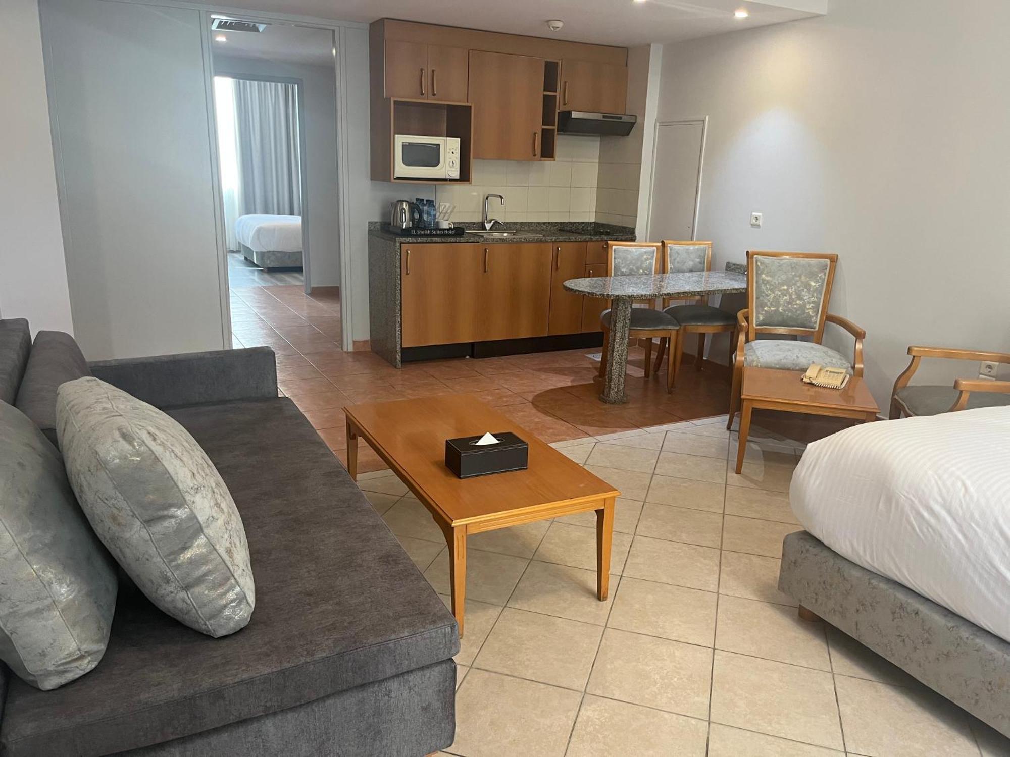 ביירות El Sheikh Suites Hotel מראה חיצוני תמונה