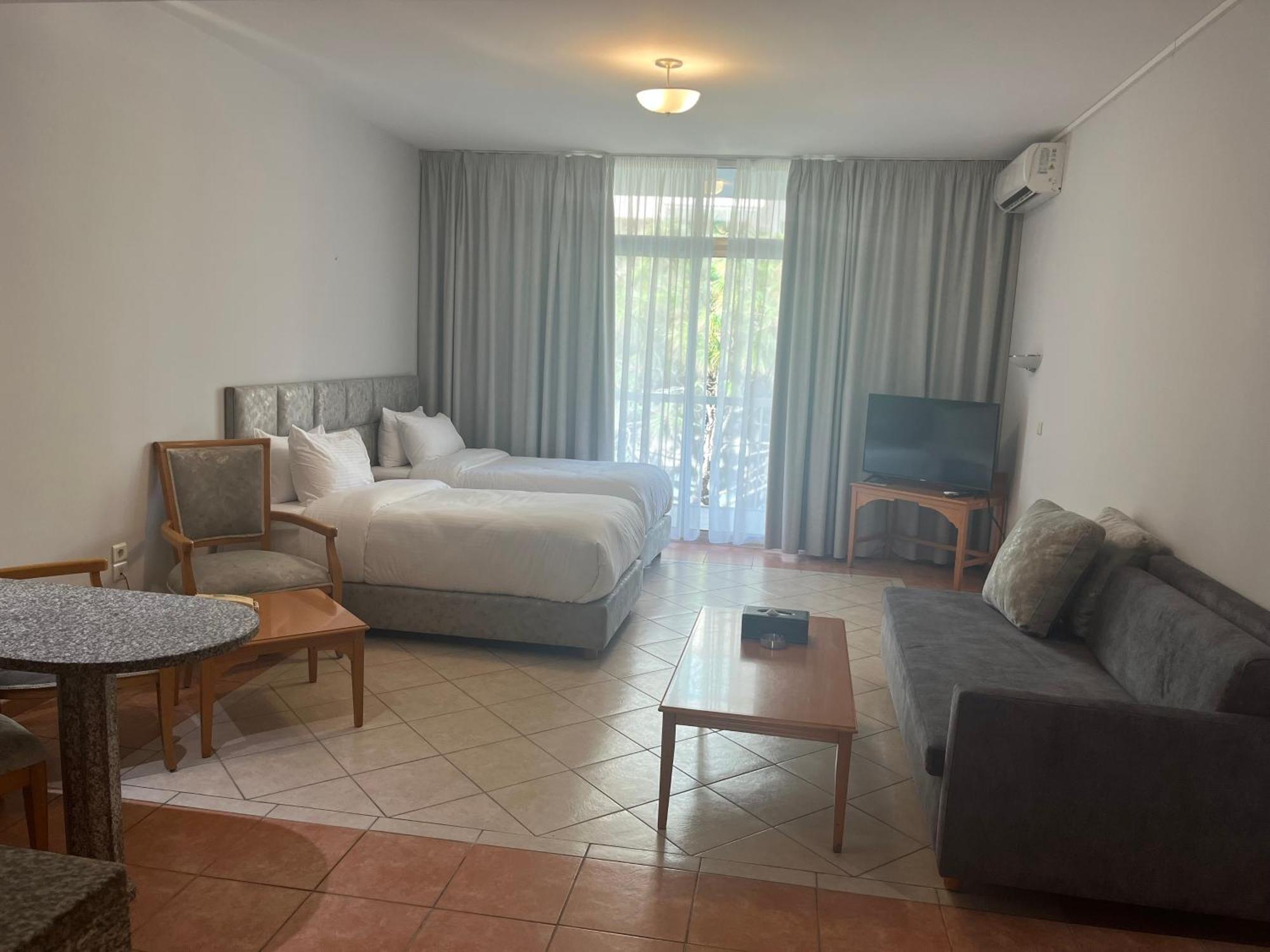 ביירות El Sheikh Suites Hotel מראה חיצוני תמונה